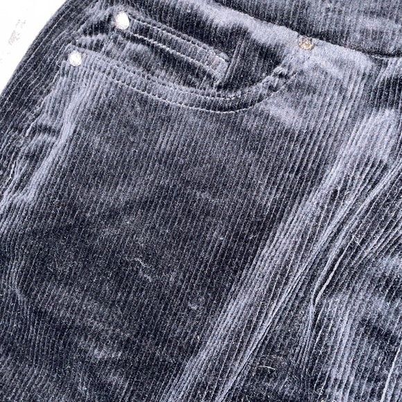 S.C & C.O | Black Velvet Skirt! - Picture 3 of 5